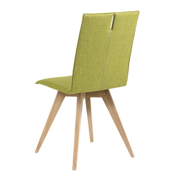 Chaise avec pieds bois