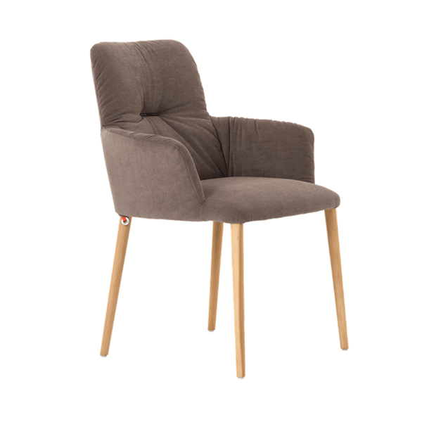 Chaise avec accoudoirs et pieds bois