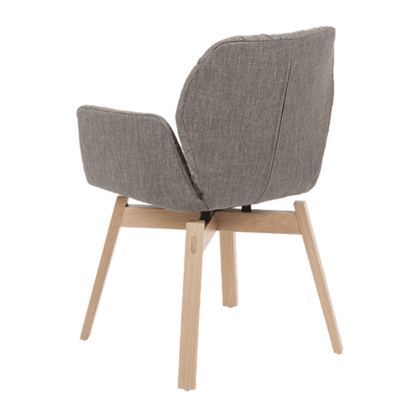Chaise avec pieds bois