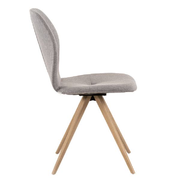 Chaise avec pieds bois