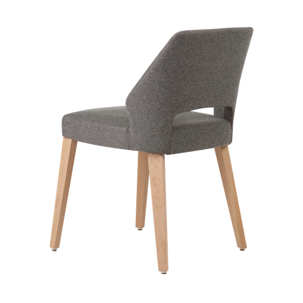 Chaise avec pieds bois