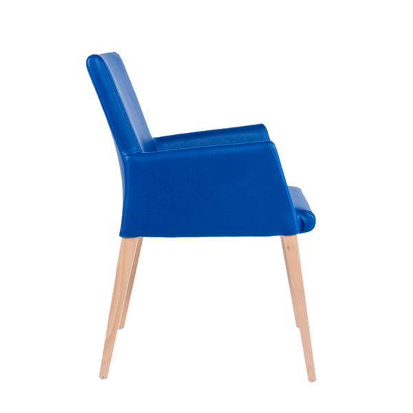 Chaise avec accoudoirs et pieds bois